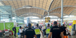 Police pounce on airport pickpockets