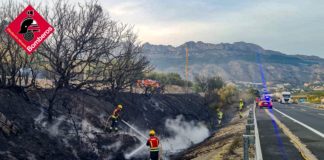 Fire alert next to the AP-7 motorway