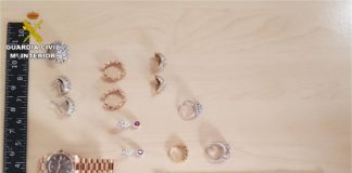 Jewellery thieves jailed