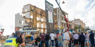 Beachside hotel comes down