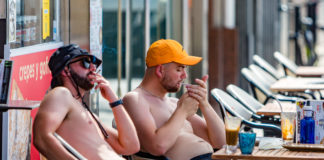 Smokers face two-pronged attack from health chiefs
