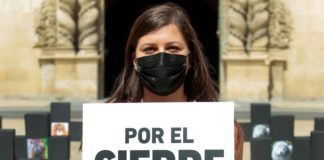 Naked protest against animal skin trade