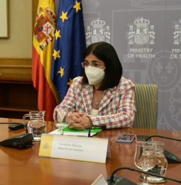 Mixed reception for face mask law